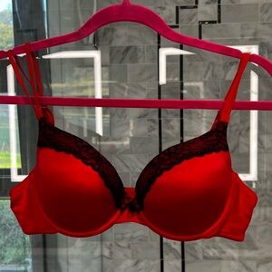 Vassarette Vibrant Red Bra with Black Lace